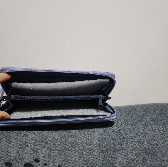New Tommy Hilfiger Long Wallet - Picture 2 of 4